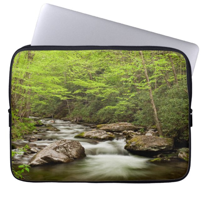 De rechte vork stroomt door bos laptop sleeve (Voorkant)