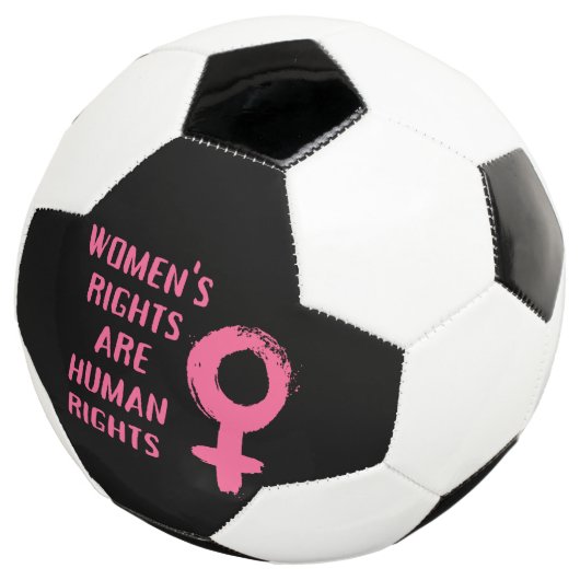 De rechten van de vrouw zijn mensenrechten voetbal (Drie kwart)