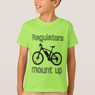 De regelgevende instanties van de bike monteren om t-shirt