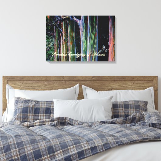 De regenboog Eucalyptus Boom van Hawaï Canvas Afdruk (Insitu (Slaapkamer))