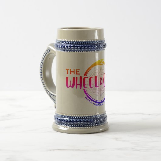 De regenboogstegel van het Show Wheel & Chill Bierpul (Voorkant links)