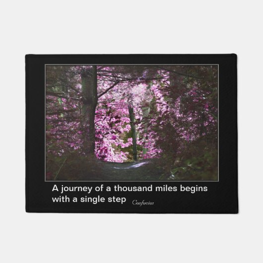 De reis begint met Confucius Citaat Inspirerend Deurmat (Voorkant)