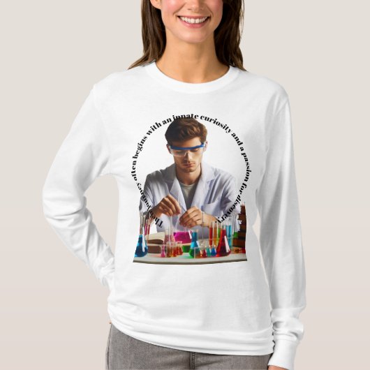 De reis begint vaak met een aangeboren t-shirt (Voorkant)