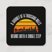 De reis van duizend mijlen begint met een lied vierkante visitekaartje (Voorkant)