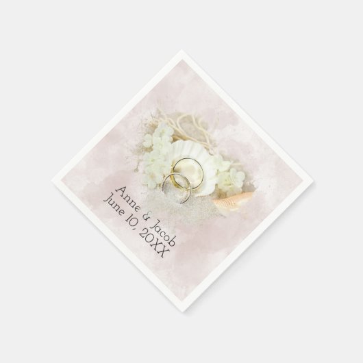 De Rings van het huwelijk in Seashell en Zand Hear Servet (Hoek)