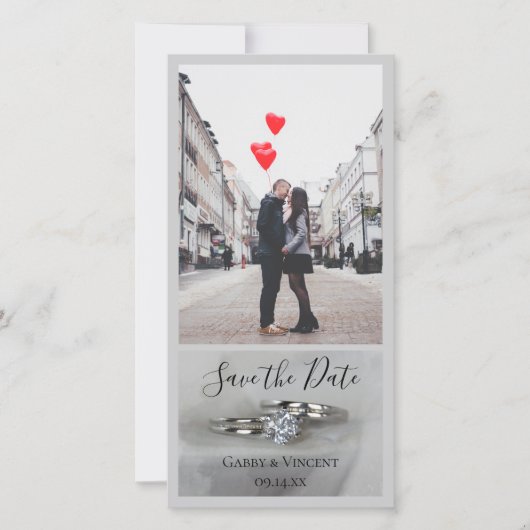 De Rings van het huwelijk op Grijs sparen de Datum Save The Date (Voorkant)