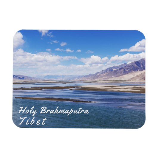 De rivier de Brahmaputra en het berglandschap - Ti Magneet (Horizontaal)