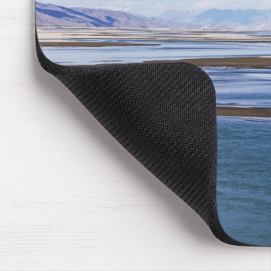 De rivier de Brahmaputra en het berglandschap - Ti Muismat (Hoek)