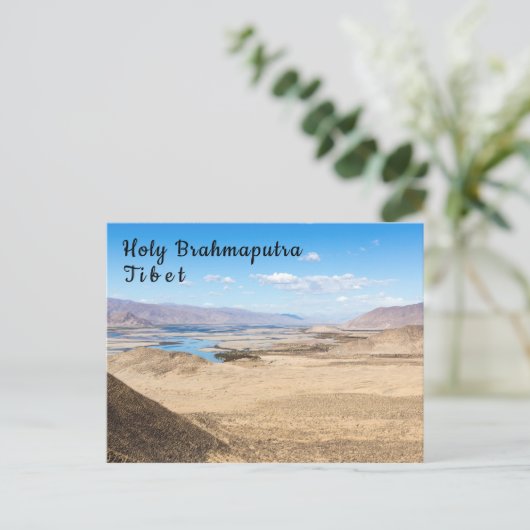 De rivier de Brahmaputra en het woestijnlandschap  Briefkaart (Staand voorkant)