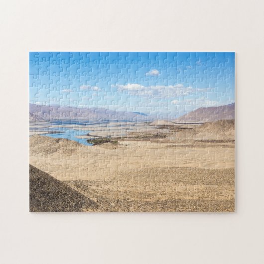 De rivier de Brahmaputra en het woestijnlandschap  Legpuzzel (Horizontaal)