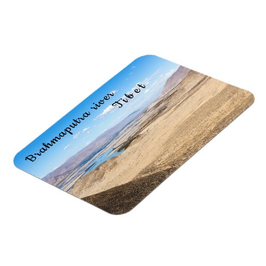 De rivier de Brahmaputra en het woestijnlandschap Magneet (Linkerzijde)