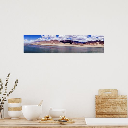 De rivier de Brahmaputra en het woestijnlandschap  Poster (Keuken)