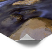 De rivier die over stenen stroomt, de rivier de Vi Poster (Hoek)