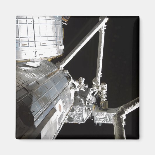 De robotarm van de Japanse Experiment Modu 2 Magneet (Voorkant)