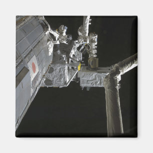 De robotarm van de Japanse Experiment Modu Magneet