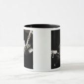 De robotarm van het systeem met afstandsbediening mok (Midden)