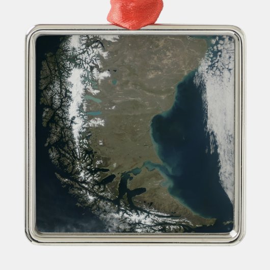 De robuuste, met sneeuwklemmen beklede Andes Metalen Ornament (Voorkant)