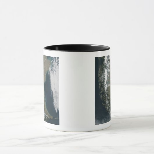 De robuuste, met sneeuwklemmen beklede Andes Mok (Midden)