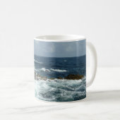 De Rocky Coast and Blue Ocean van Aruba Koffiemok (Voorkant rechts)