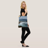 De Rocky Coast and Blue Ocean van Aruba Tote Bag (Op model)