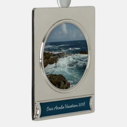 De Rocky Coast and Blue Ocean van Aruba Verzilverd Banner Ornament (Rechts)