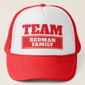 De rode gepersonaliseerde teamnaam van het team of trucker pet (Voorkant)