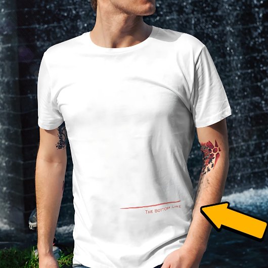 De rode onderste lijn t-shirt