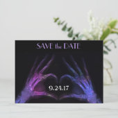 De röntgenhanden maken Hart sparen de Datum Save The Date (Staand voorkant)