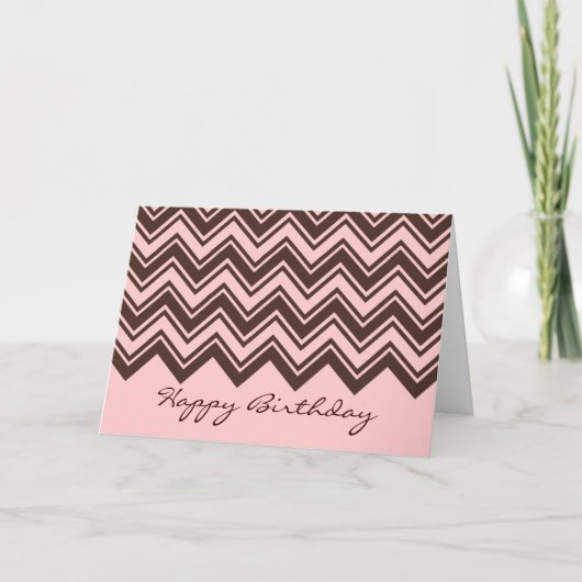De roze en chocoladebruine verjaardag van het kaart (Voorkant)