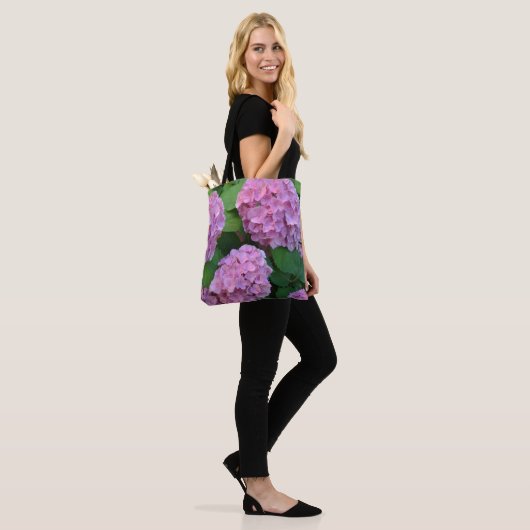 De roze Hortensia hydrangea Tote Bag (Op model)