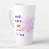 "De ruimten van de Studio zijn zelden machteloos"  Latte Mok (Linkerhoek)