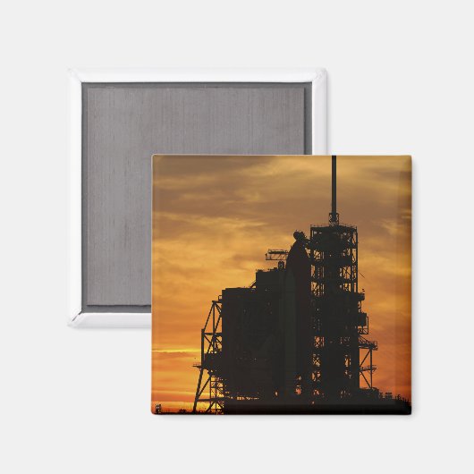 De ruimtependelAtlantis op het lanceerpad Magneet (Voorkant / Achterkant)