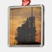 De ruimtependelAtlantis op het lanceerpad Metalen Ornament (Links)