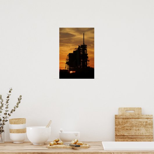 De ruimtependelAtlantis op het lanceerpad Poster (Keuken)