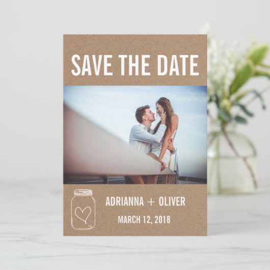 De rustieke Kruik van de Metselaar van het Hart Save The Date (Staand voorkant)