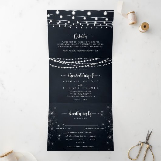 De rustieke String Lights Trifold van Bruiloft Drieluik Uitnodiging (Binnen)