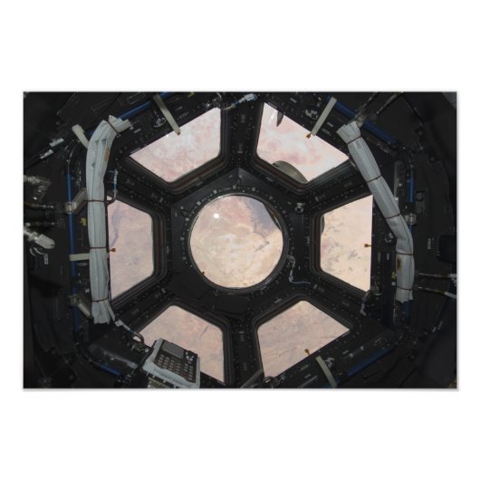 De Sahara is zichtbaar door de ramen Foto Afdruk (Voorkant)