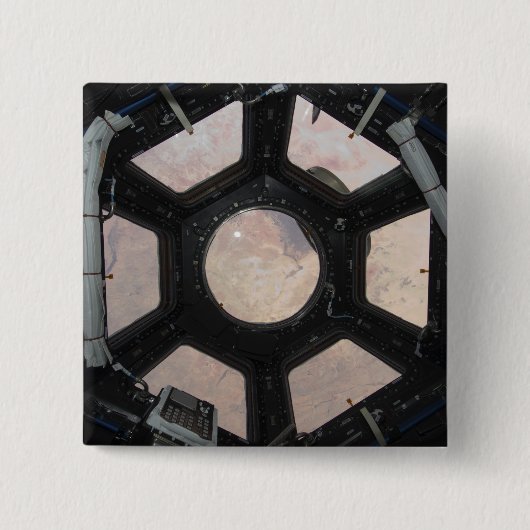 De Sahara is zichtbaar door de ramen Vierkante Button 5,1 Cm (Voorkant)