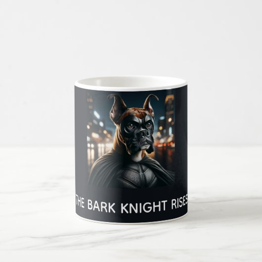 De satirische Bark Knight Rises Boxer Superhero Koffiemok (Center)