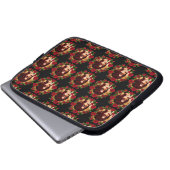 De Scarlet Sugar Doll Laptop Sleeve (Voorkant onderkant)