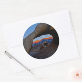 De Schilderachtig Alabama Hills Nestled Ronde Sticker (Envelop)