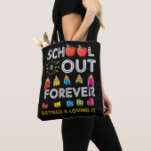 De school is uit voor altijd gepensioneerd en houd tote bag (Dichtbij)