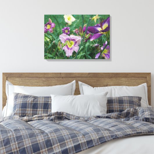 De schoonheid van Daylilies Canvas Afdruk (Insitu (Slaapkamer))