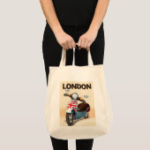 De scooter Union jack van Londen reisposter. Tote Bag (Voorkant (product))