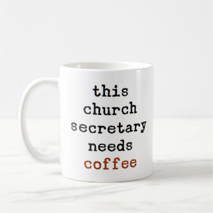 de secretaris van de kerk heeft koffie mok nodig