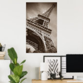 De Sepia Eiffeltoren van beneden Poster (Thuiskantoor)
