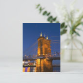 De skyline van Cincinnati, Ohio, USA bij schemerin Briefkaart (Staand voorkant)