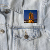 De skyline van Cincinnati, Ohio, USA bij schemerin Vierkante Button 5,1 Cm (In situ)