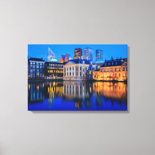 De skyline van Den Haag op het canvas van een blau Afdruk