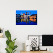 De skyline van Den Haag op het poster van een blau (Thuiskantoor)